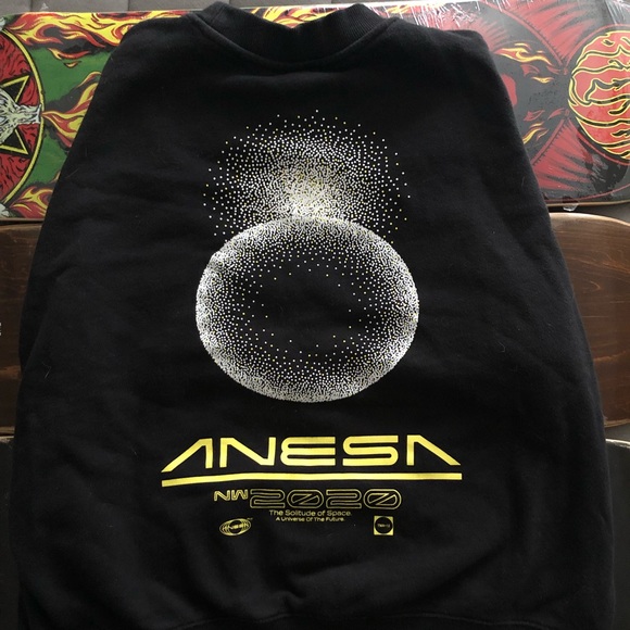 H&M Black Crewneck - Picture 4 of 5